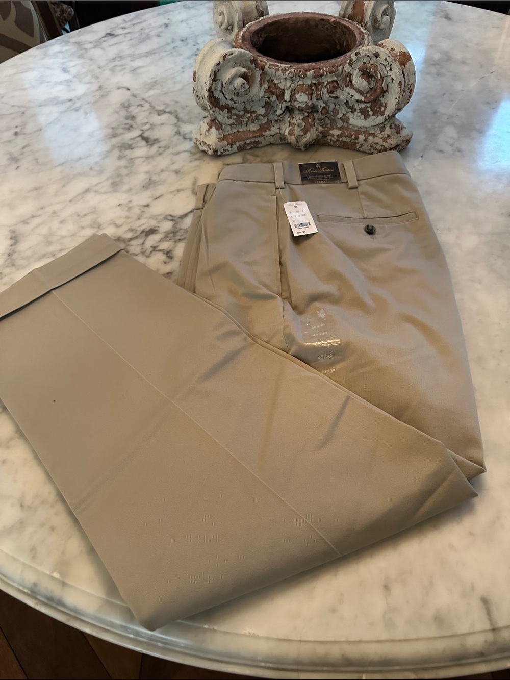 Brooks Brothers, Elliot Chino Pants. 40/30. NWT